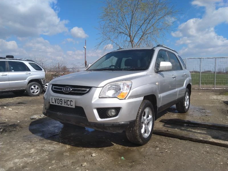 Kia Sportage 2.0CRDI 4x4, снимка 2 - Автомобили и джипове - 36149078