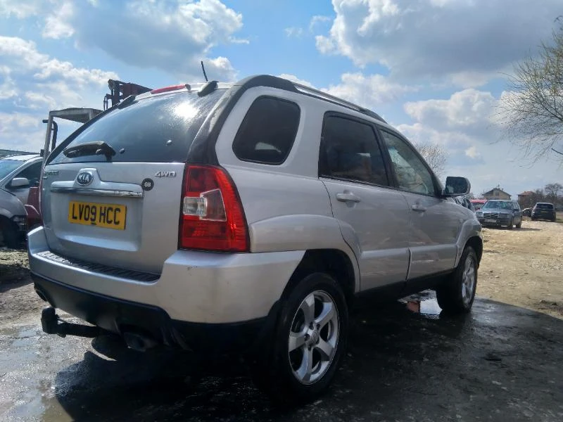 Kia Sportage 2.0CRDI 4x4, снимка 5 - Автомобили и джипове - 36149078