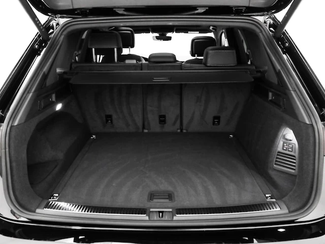 VW Touareg 3.0TDI* 4MOTION* R-LINE* MATRIX* ПАНО* HUD* ГАРАНЦ, снимка 12 - Автомобили и джипове - 53473940