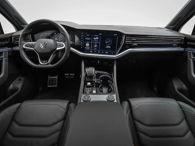 VW Touareg 3.0TDI* 4MOTION* R-LINE* MATRIX* ПАНО* HUD* ГАРАНЦ, снимка 9 - Автомобили и джипове - 53473940