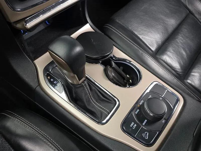 Jeep Grand cherokee 3.6 LIMITED WK2, снимка 9 - Автомобили и джипове - 55298806
