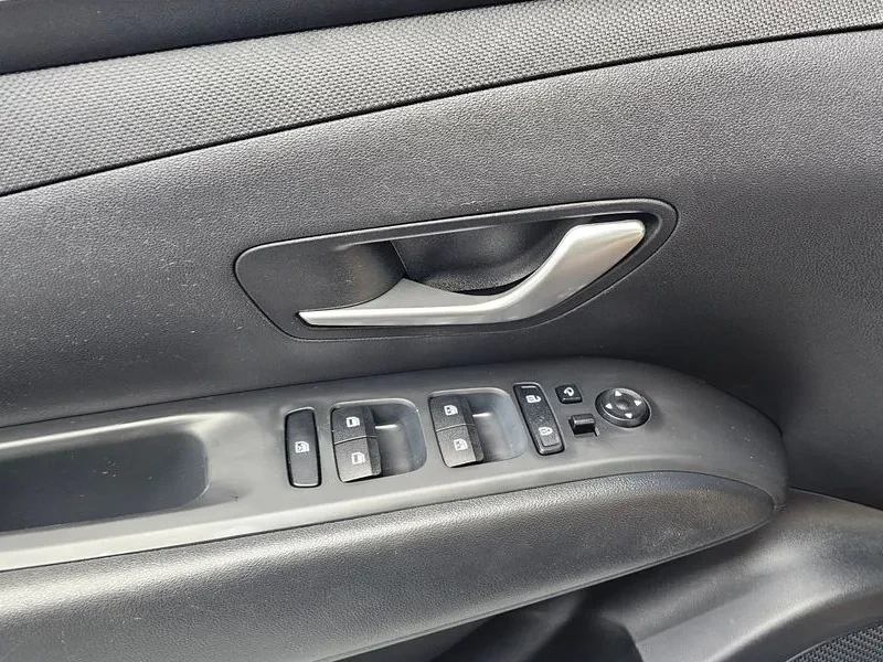 Hyundai Tucson Gasoline 1.6 Turbo 2Wd Premium, снимка 16 - Автомобили и джипове - 56308029