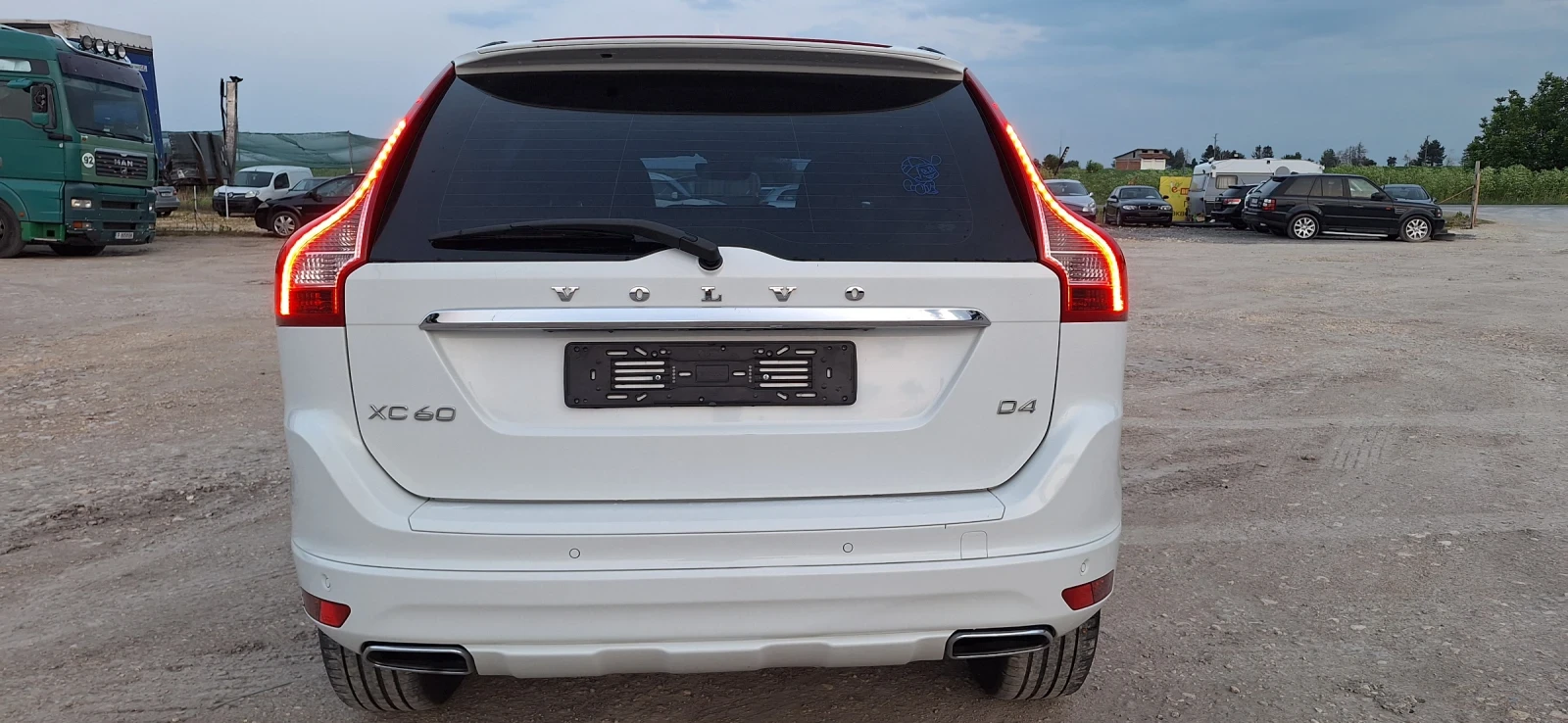 Volvo XC60 2.0D 4D Перфектен! - изображение 10