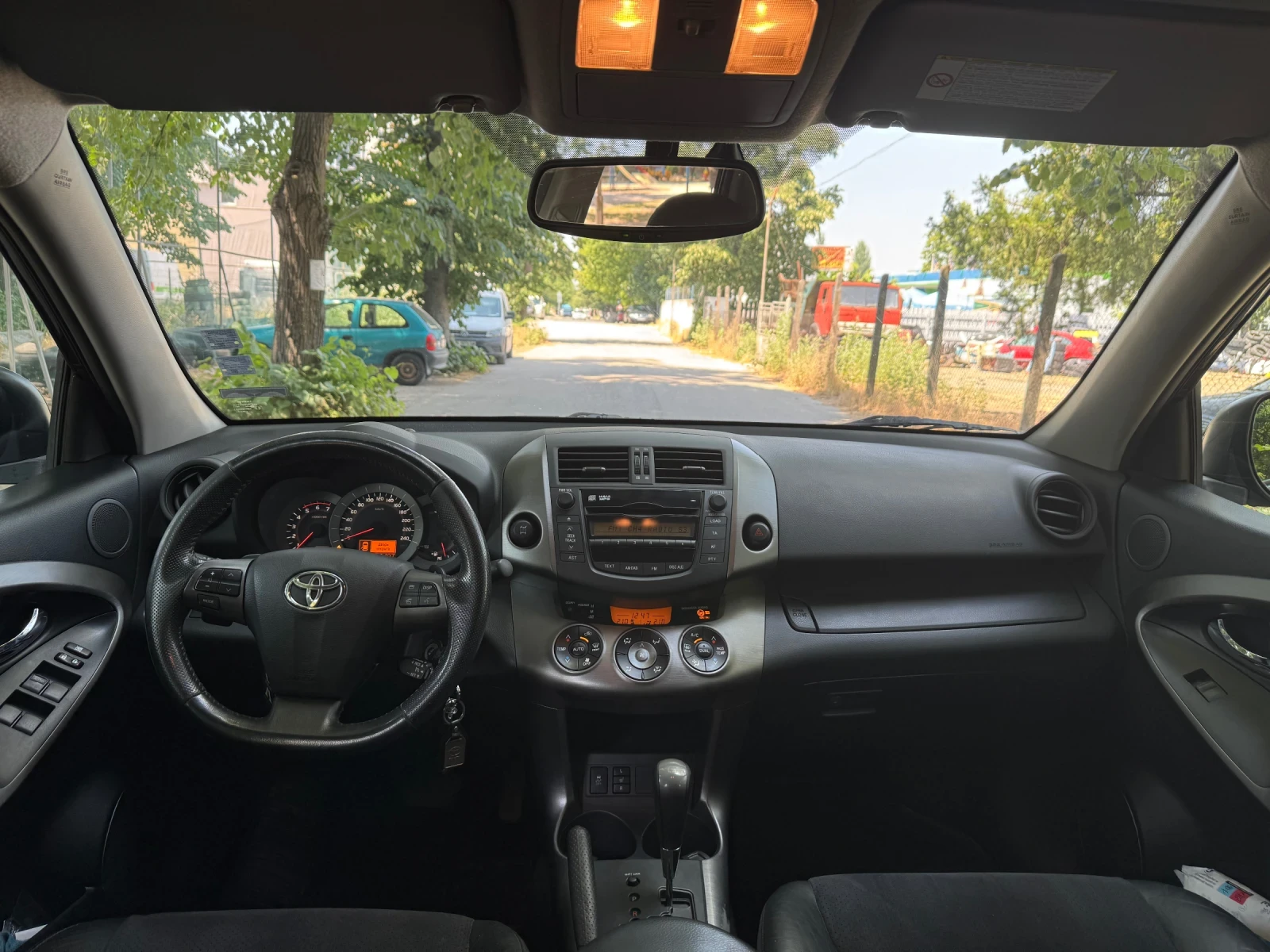 Toyota Rav4 2.2 CROSSOVER  - изображение 7