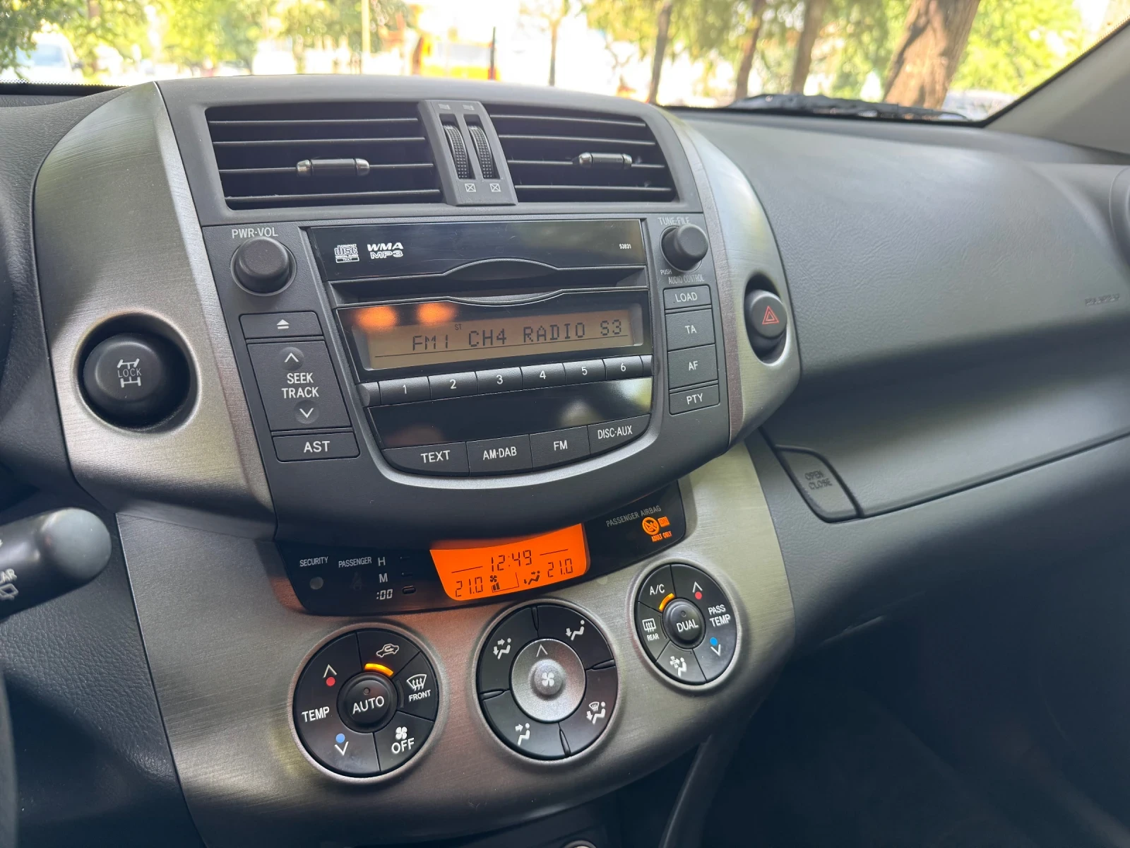 Toyota Rav4 2.2 CROSSOVER  - изображение 9