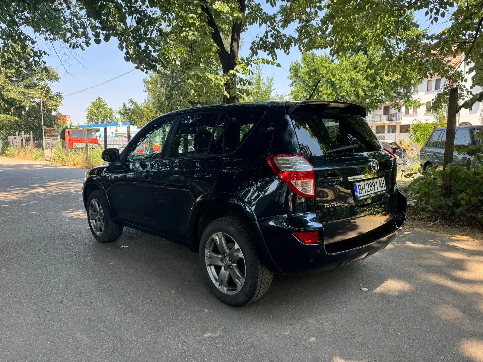 Toyota Rav4 2.2 CROSSOVER  - изображение 4