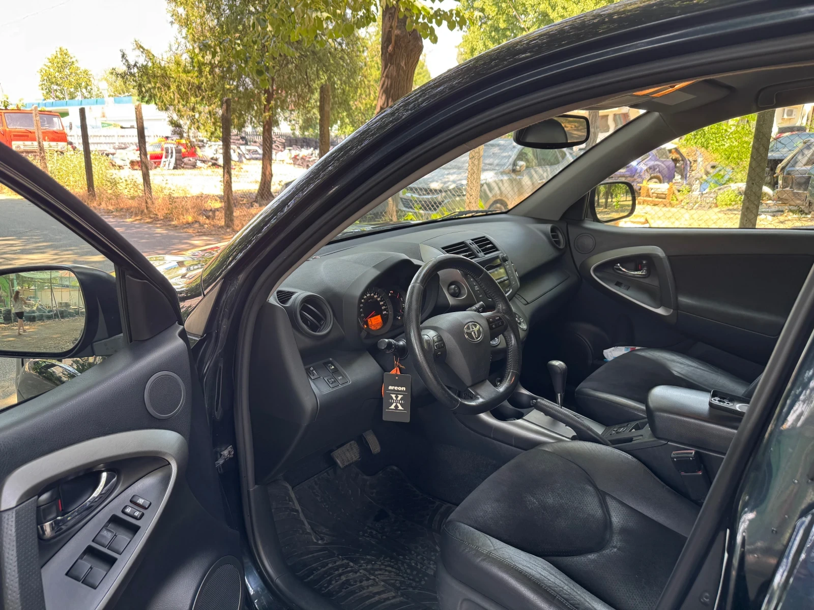 Toyota Rav4 2.2 CROSSOVER  - изображение 6