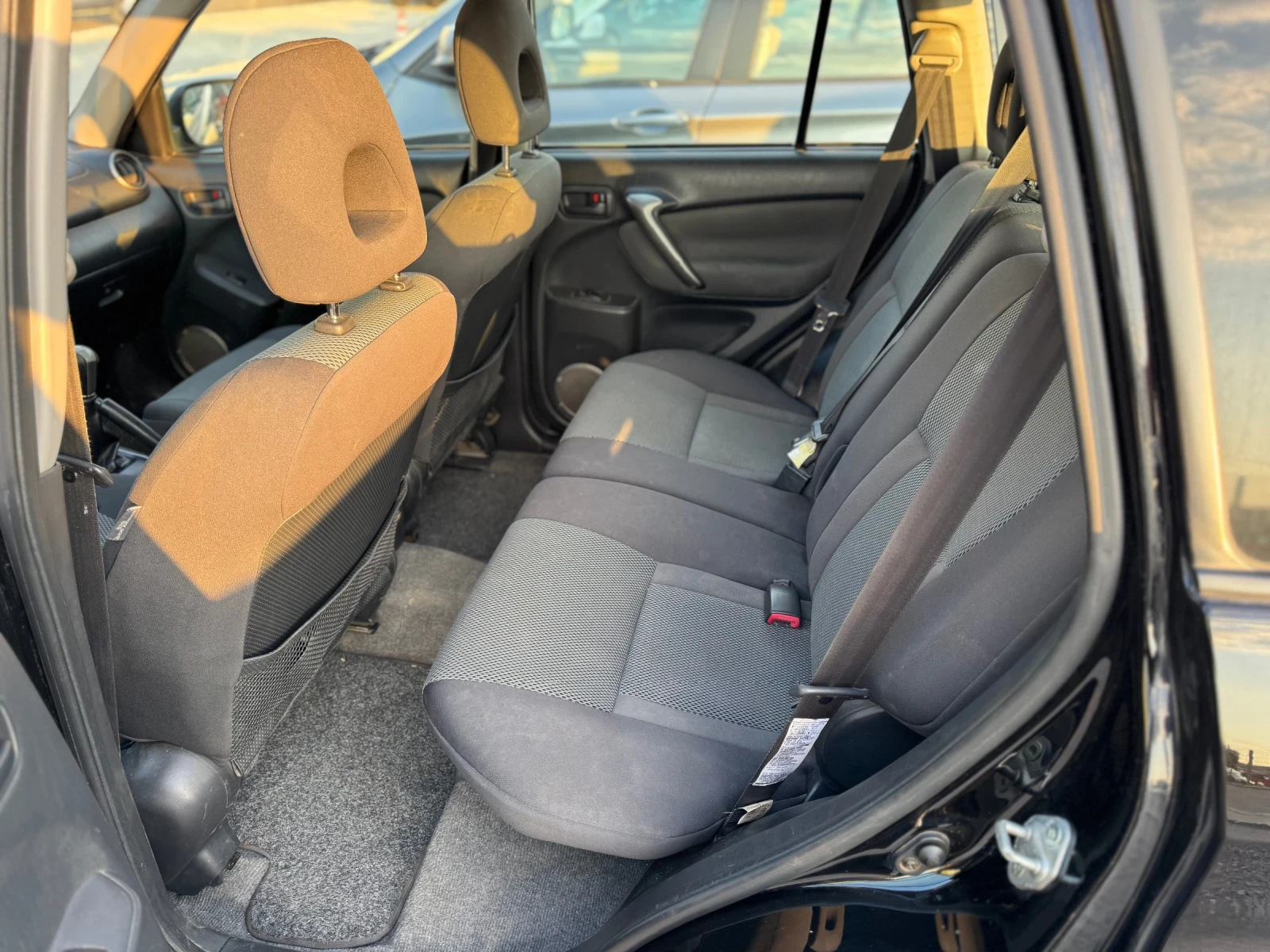 Toyota Rav4 2.0d4d FACE LIFT - изображение 9