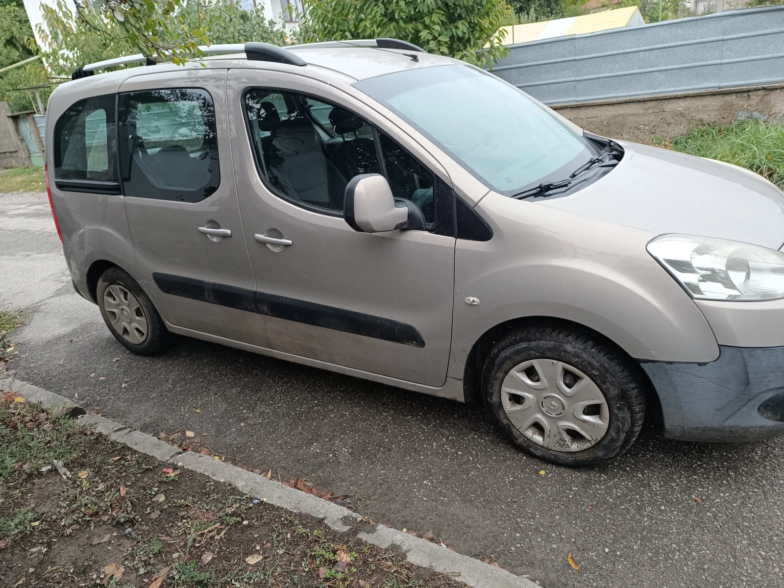 Peugeot Partner 1.6hdi klima, снимка 3 - Автомобили и джипове - 54814410