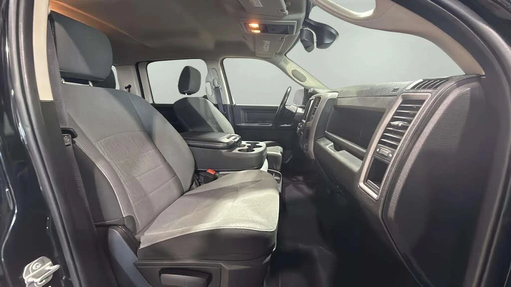 Dodge RAM 1500 Classic Express Crew* АвтоКредит* (Цена до БГ) , снимка 12 - Автомобили и джипове - 53989124