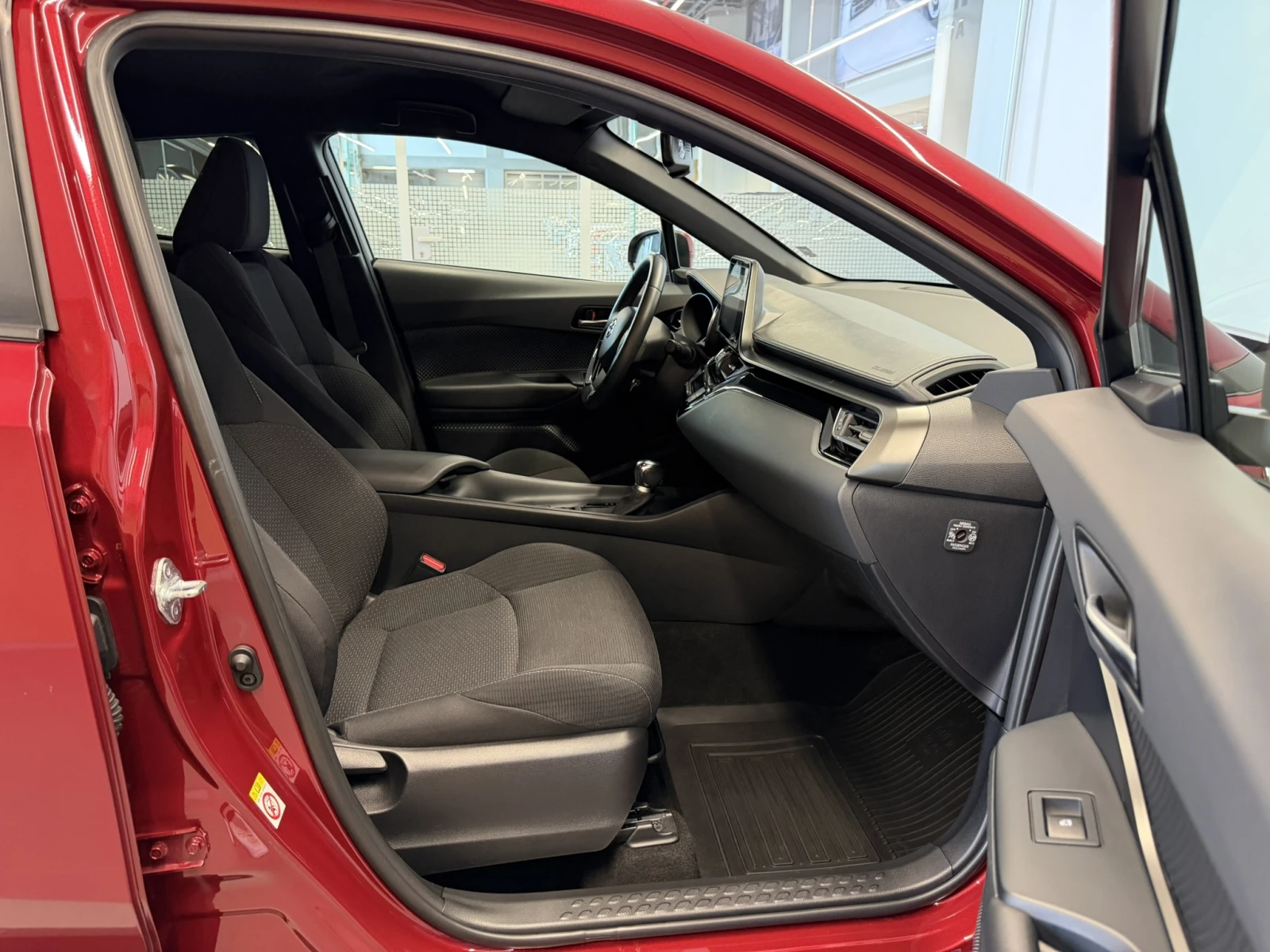 Toyota C-HR CENTER Hybrid | Mobile.bg � ����������� 16