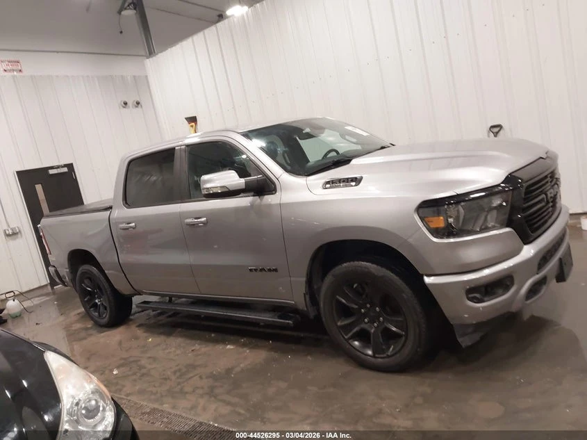 Dodge RAM 1500 5.7l Big Horn 4X4 5'7 Box, снимка 13 - Автомобили и джипове - 54310202