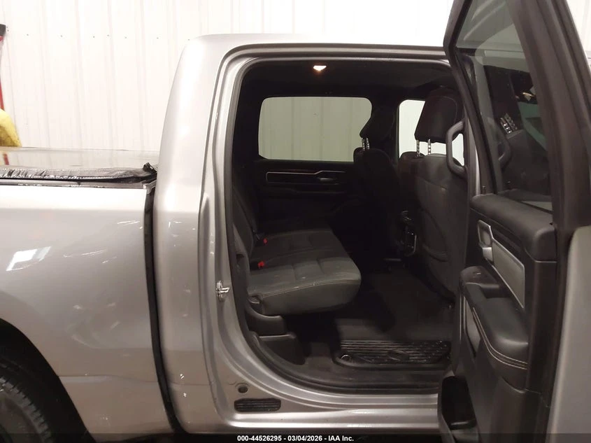 Dodge RAM 1500 5.7l Big Horn 4X4 5'7 Box, снимка 8 - Автомобили и джипове - 54310202