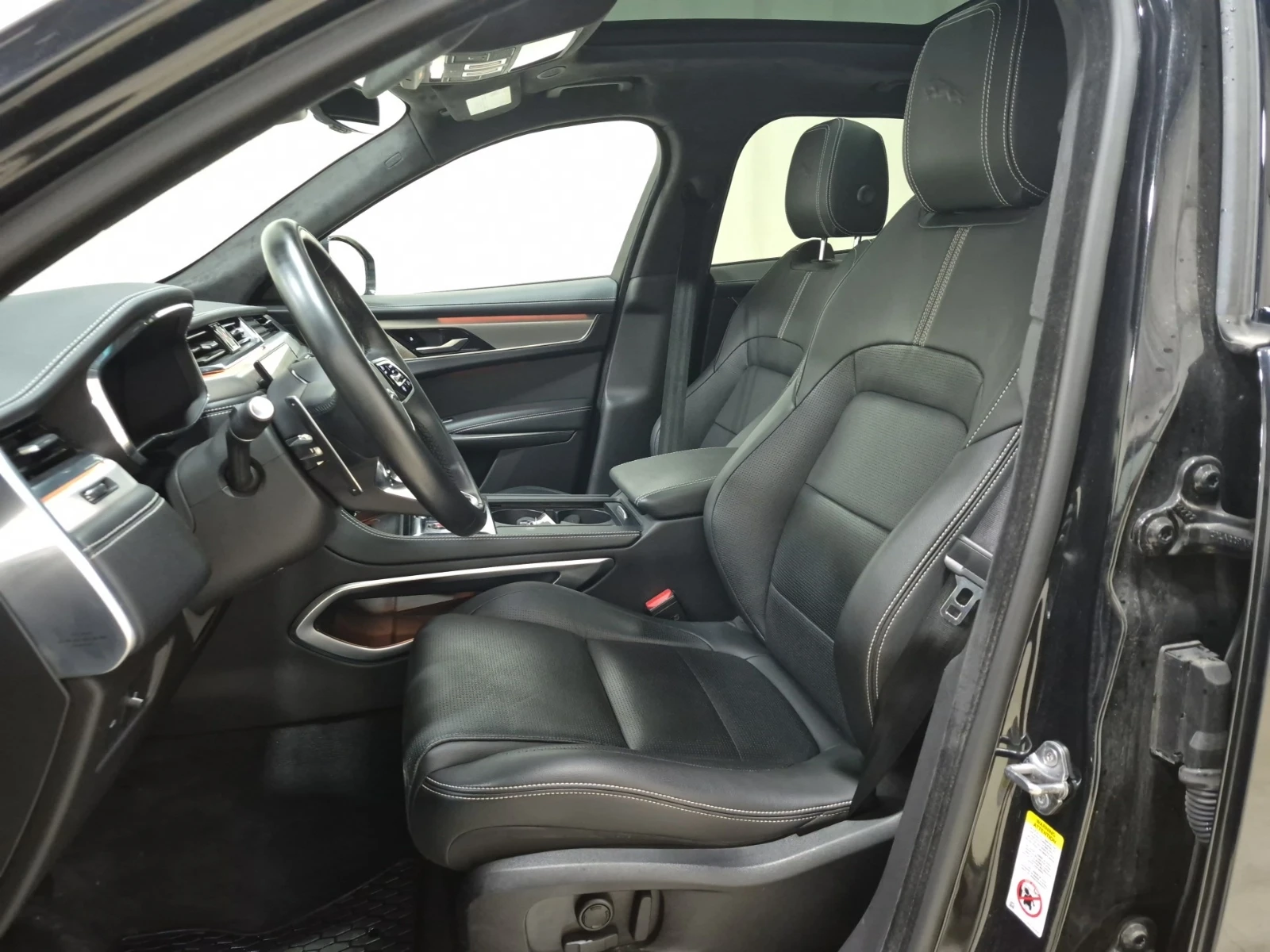 Jaguar F-PACE R-DYNAMIC S * CARFAX * АВТО КРЕДИТ * , снимка 8 - Автомобили и джипове - 54859940