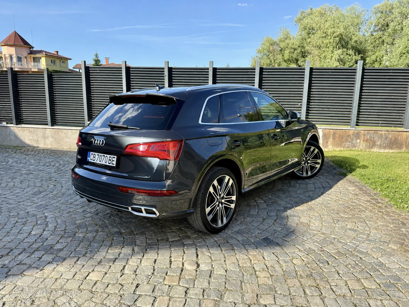 Audi SQ5 3.0 TFSI/360/Head-up/3D B&O/Панорама/Дигитално, снимка 2 - Автомобили и джипове - 54943281
