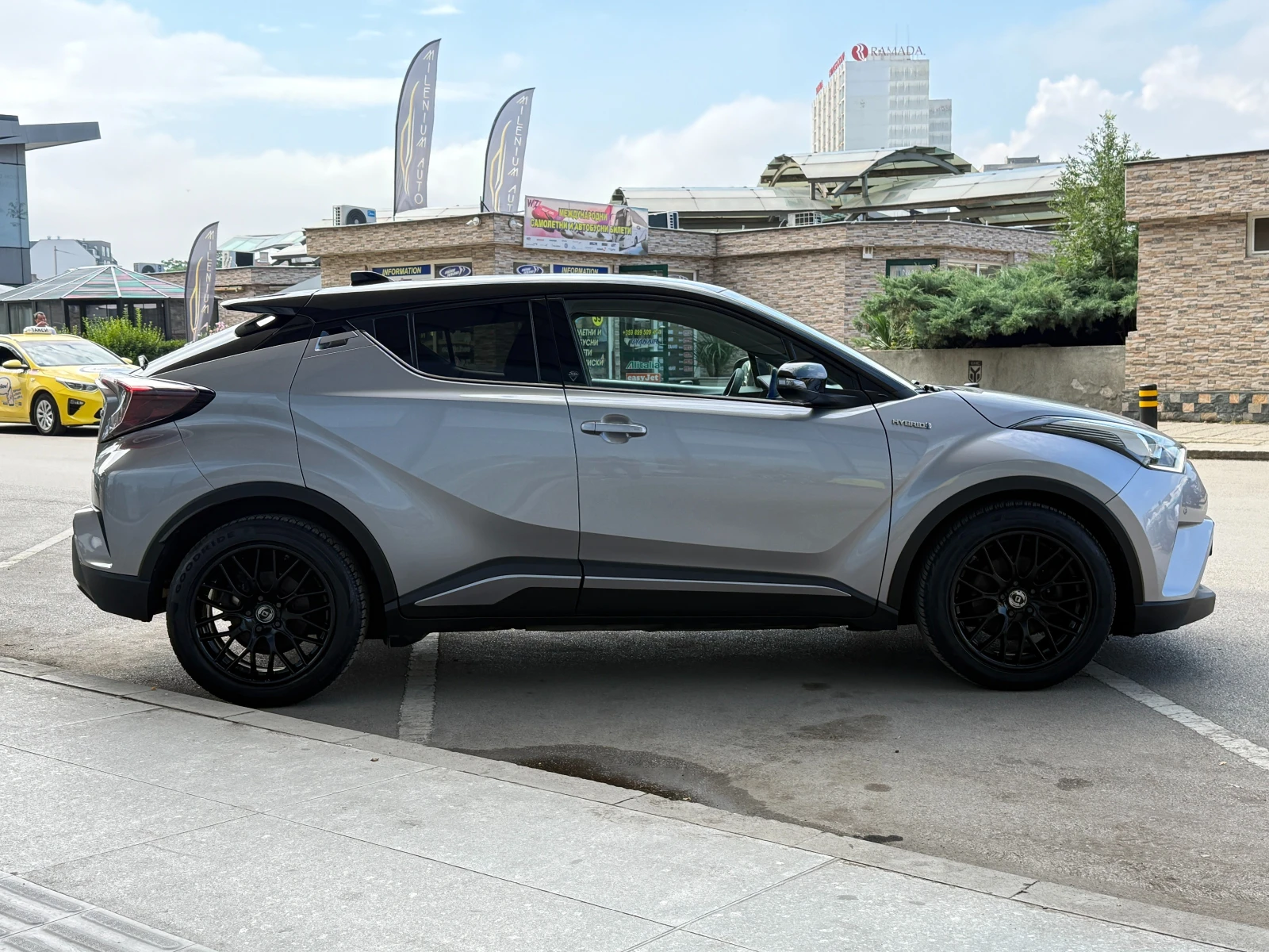 Toyota C-HR 6 МЕСЕЦА ГАРАНЦИЯ/1.8 Hybrid 122к.с. Всички Екстри, снимка 6 - Автомобили и джипове - 55046085