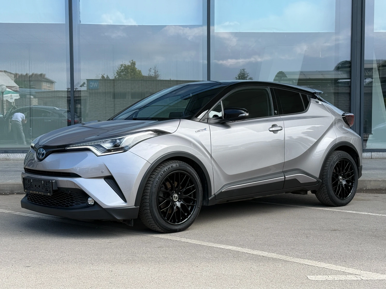 Toyota C-HR 6 МЕСЕЦА ГАРАНЦИЯ/1.8 Hybrid 122к.с. Всички Екстри