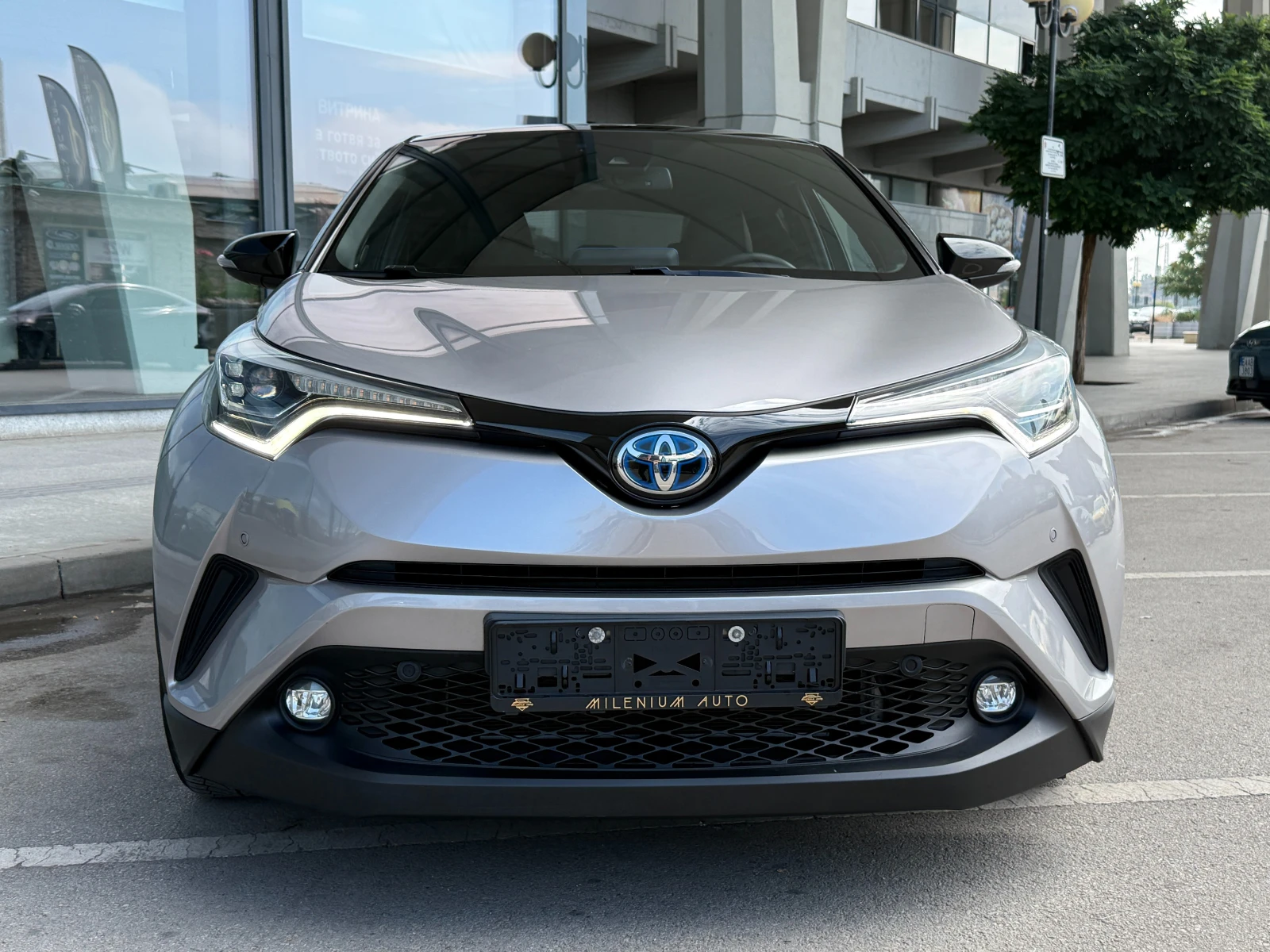 Toyota C-HR 6 МЕСЕЦА ГАРАНЦИЯ/1.8 Hybrid 122к.с. Всички Екстри, снимка 8 - Автомобили и джипове - 55046085