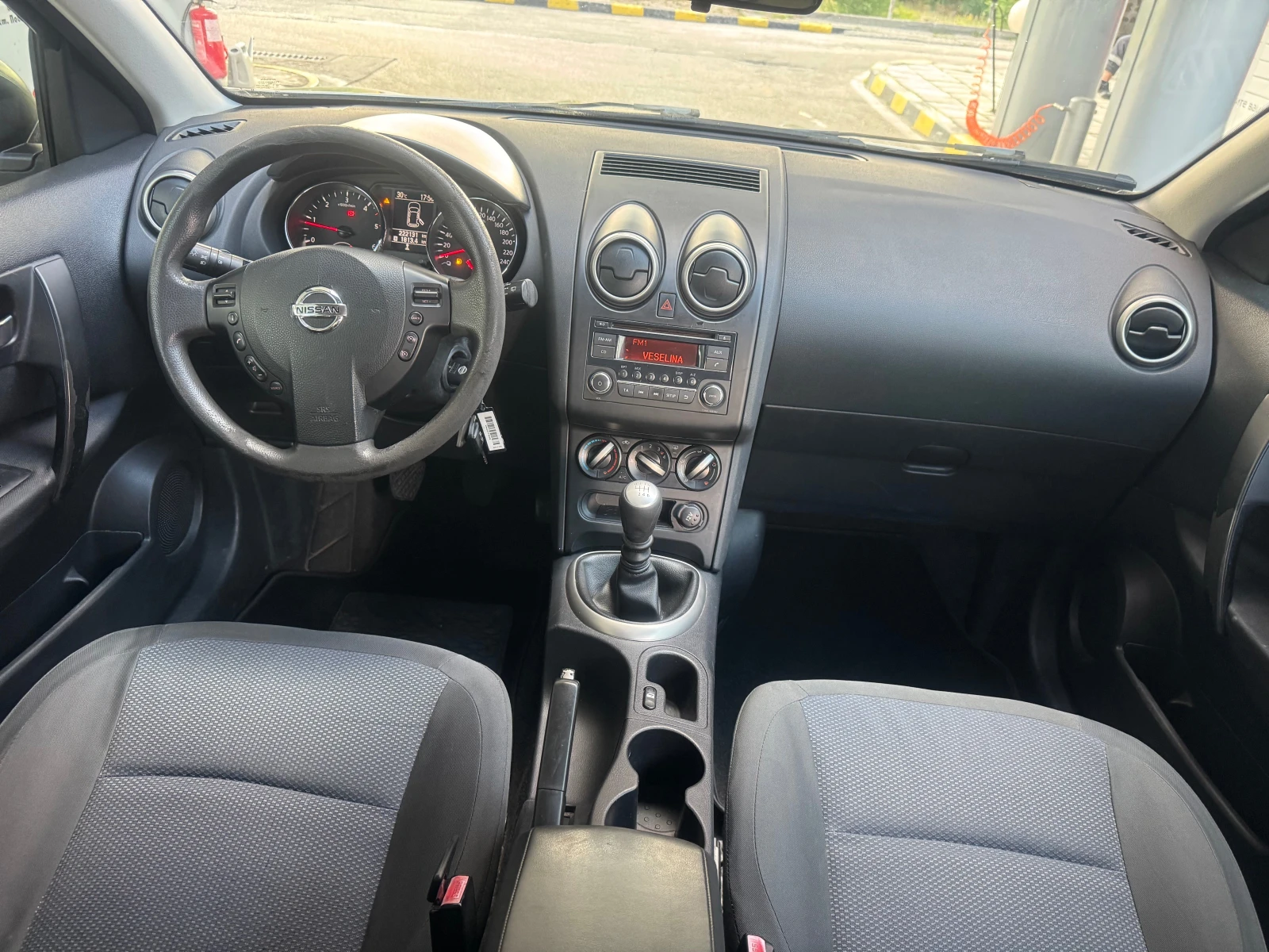 Nissan Qashqai, снимка 9 - Автомобили и джипове - 55306258