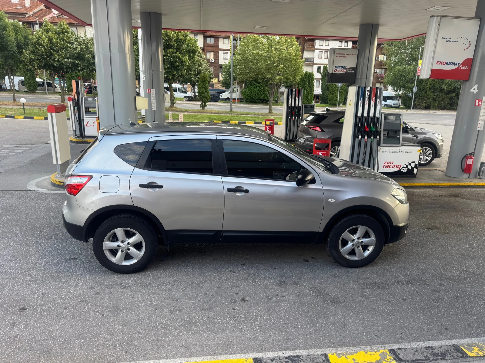 Nissan Qashqai, снимка 7 - Автомобили и джипове - 55306258