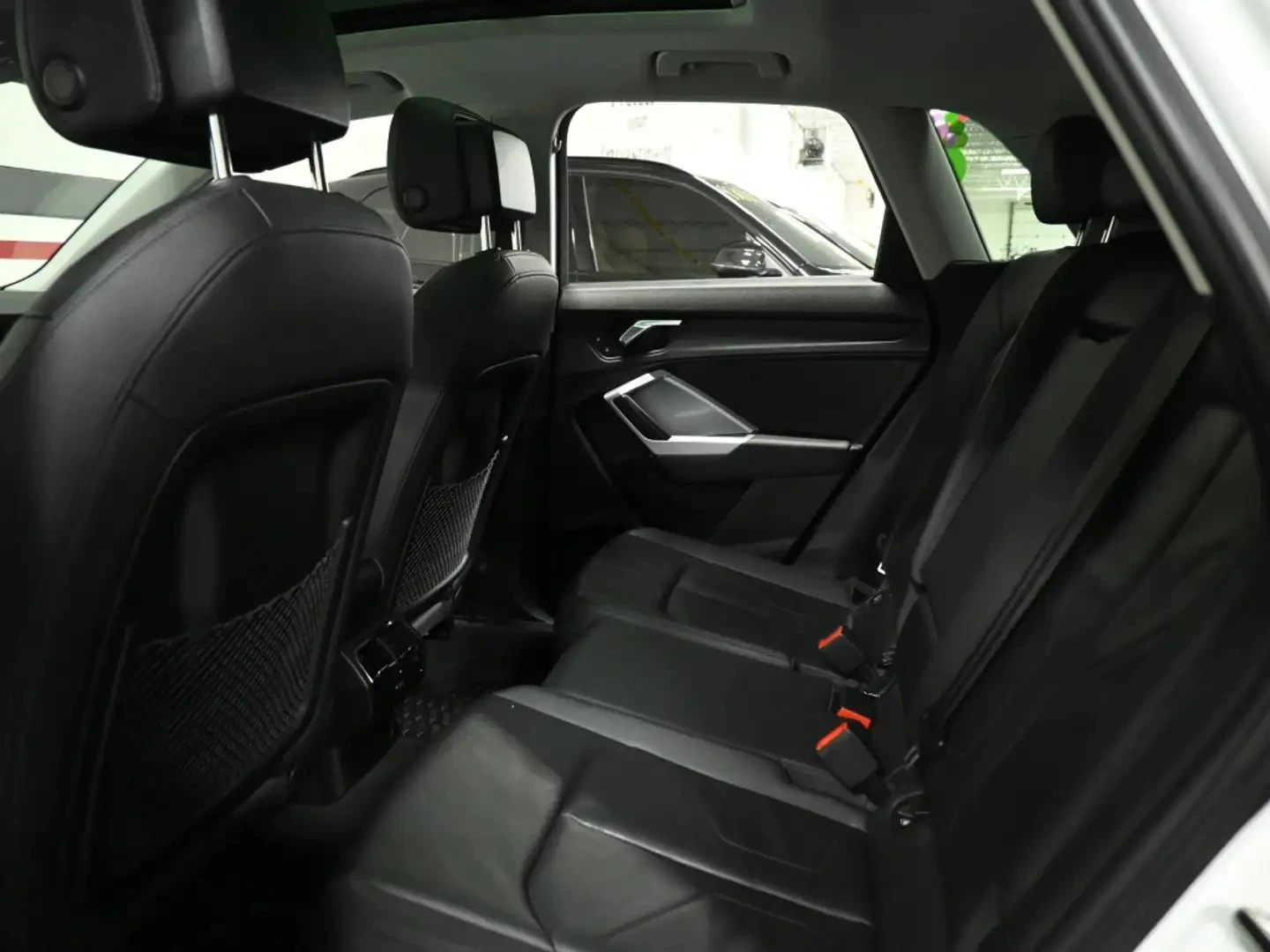 Audi Q3 40TFSI PREMIUM BLCK OP ЦЕНА ДО БЪЛГАРИЯ АВТОКРЕДИТ, снимка 17 - Автомобили и джипове - 55459460