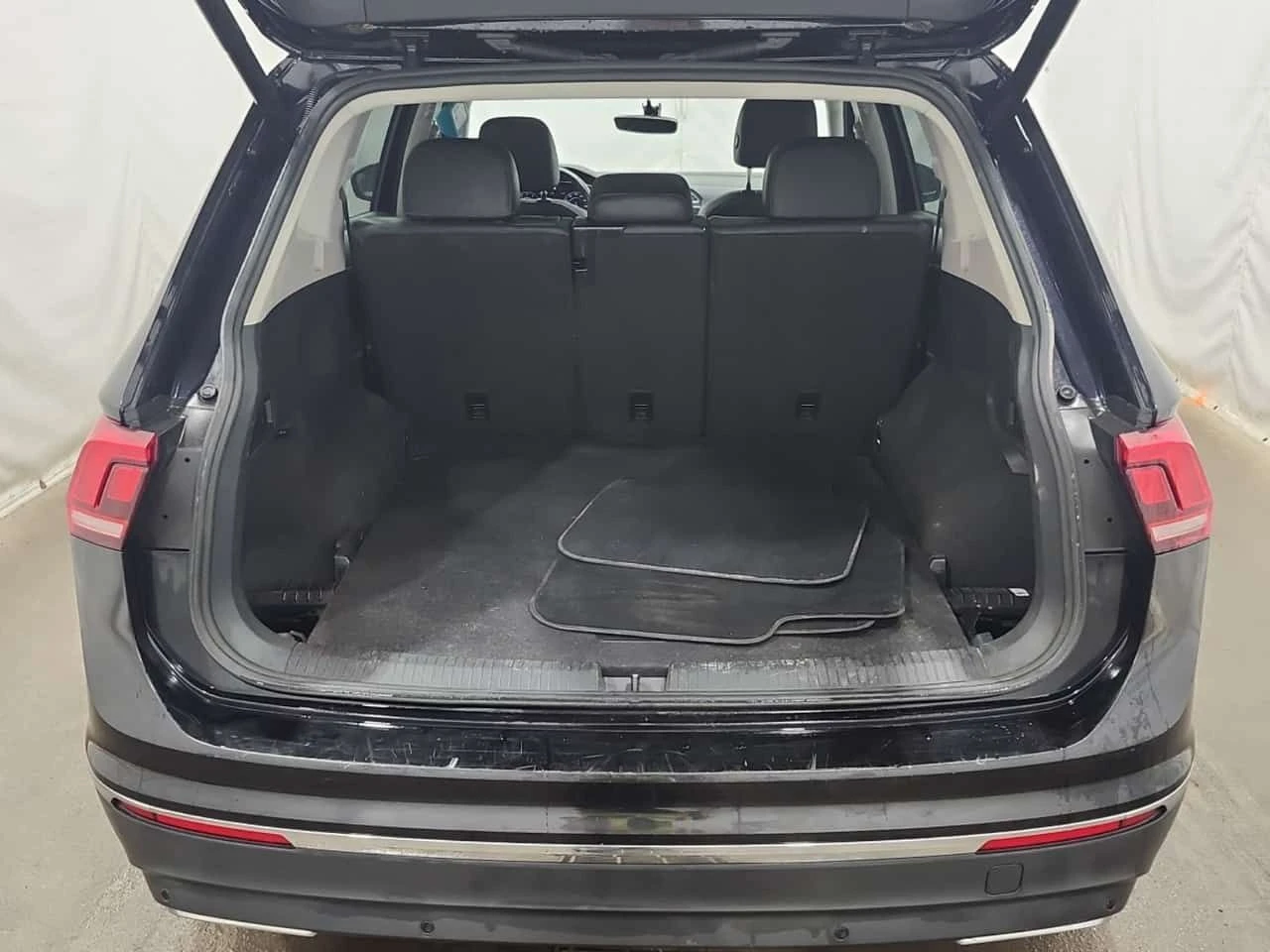 VW Tiguan HIGHLINE/CARFAX/ПАНОРАМА/ПОДГРЕ/ПАМЕТ/ДИГ.КМ., снимка 14 - Автомобили и джипове - 55543300