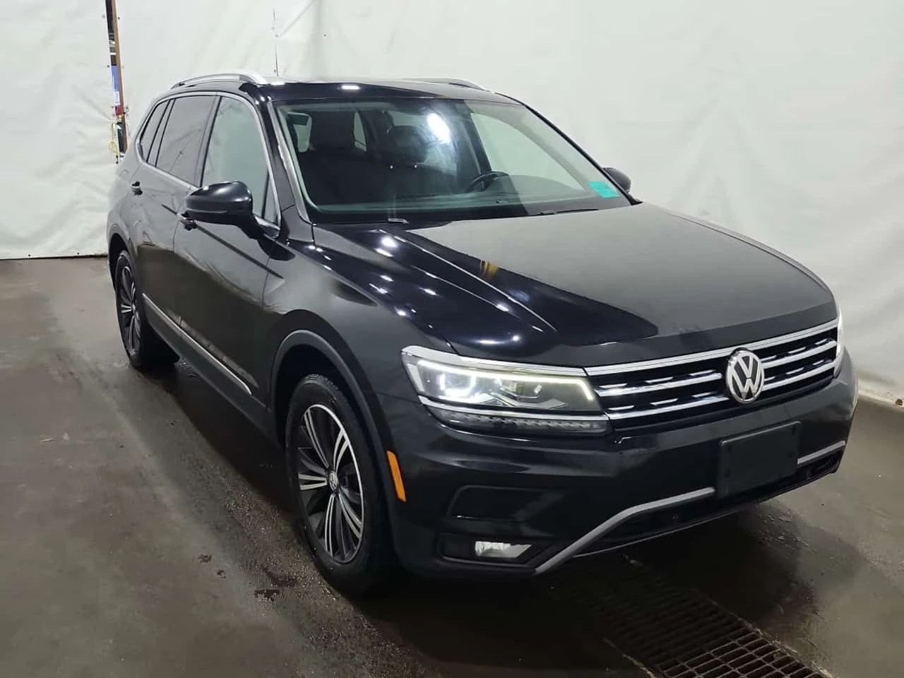 VW Tiguan HIGHLINE/CARFAX/ПАНОРАМА/ПОДГРЕ/ПАМЕТ/ДИГ.КМ., снимка 2 - Автомобили и джипове - 55543300