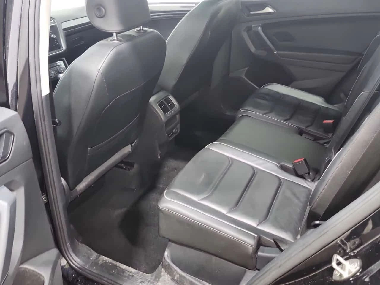 VW Tiguan HIGHLINE/CARFAX/ПАНОРАМА/ПОДГРЕ/ПАМЕТ/ДИГ.КМ., снимка 12 - Автомобили и джипове - 55543300