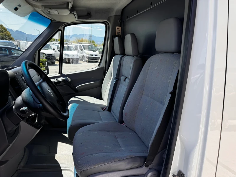 VW Crafter 2.5TDI Клима L2H2 , снимка 10 - Бусове и автобуси - 46835823