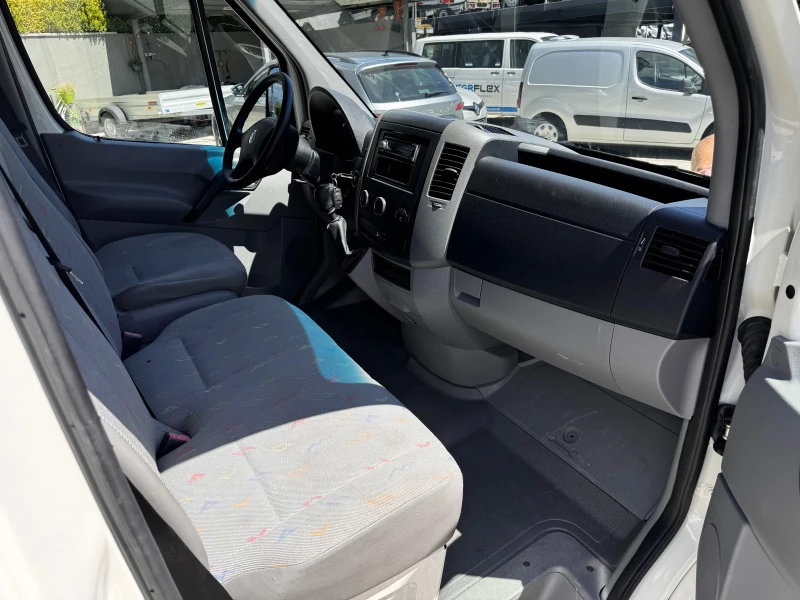 VW Crafter 2.5TDI Клима L2H2 , снимка 6 - Бусове и автобуси - 46835823