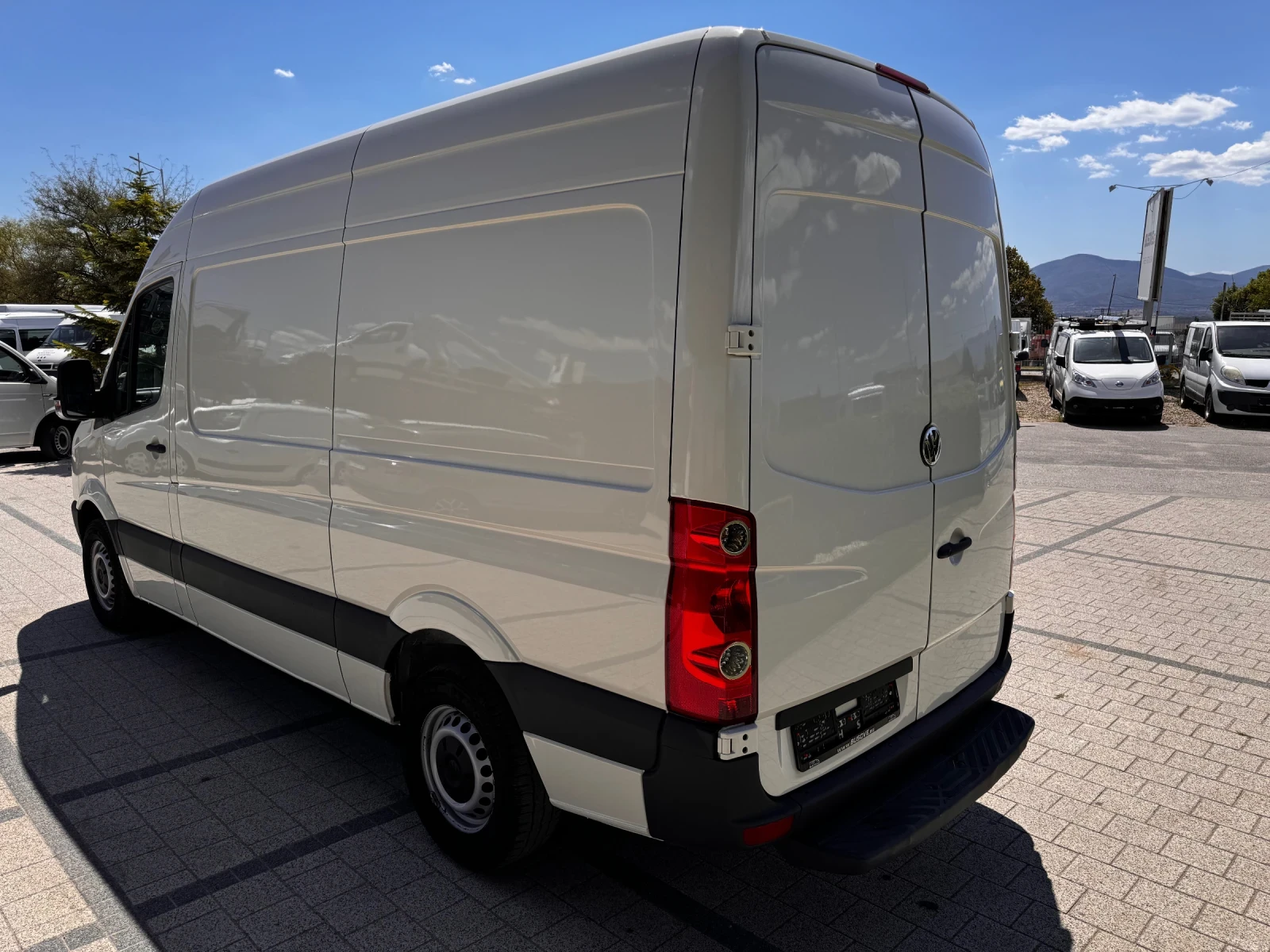 VW Crafter 2.5TDI Клима L2H2  - изображение 4