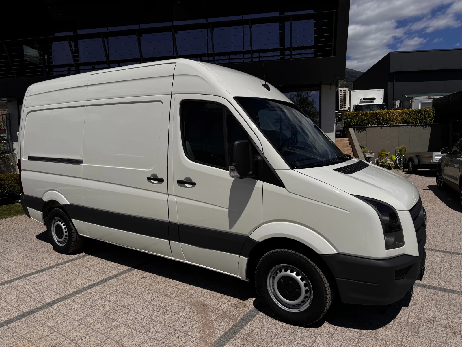 VW Crafter 2.5TDI Клима L2H2  - изображение 2