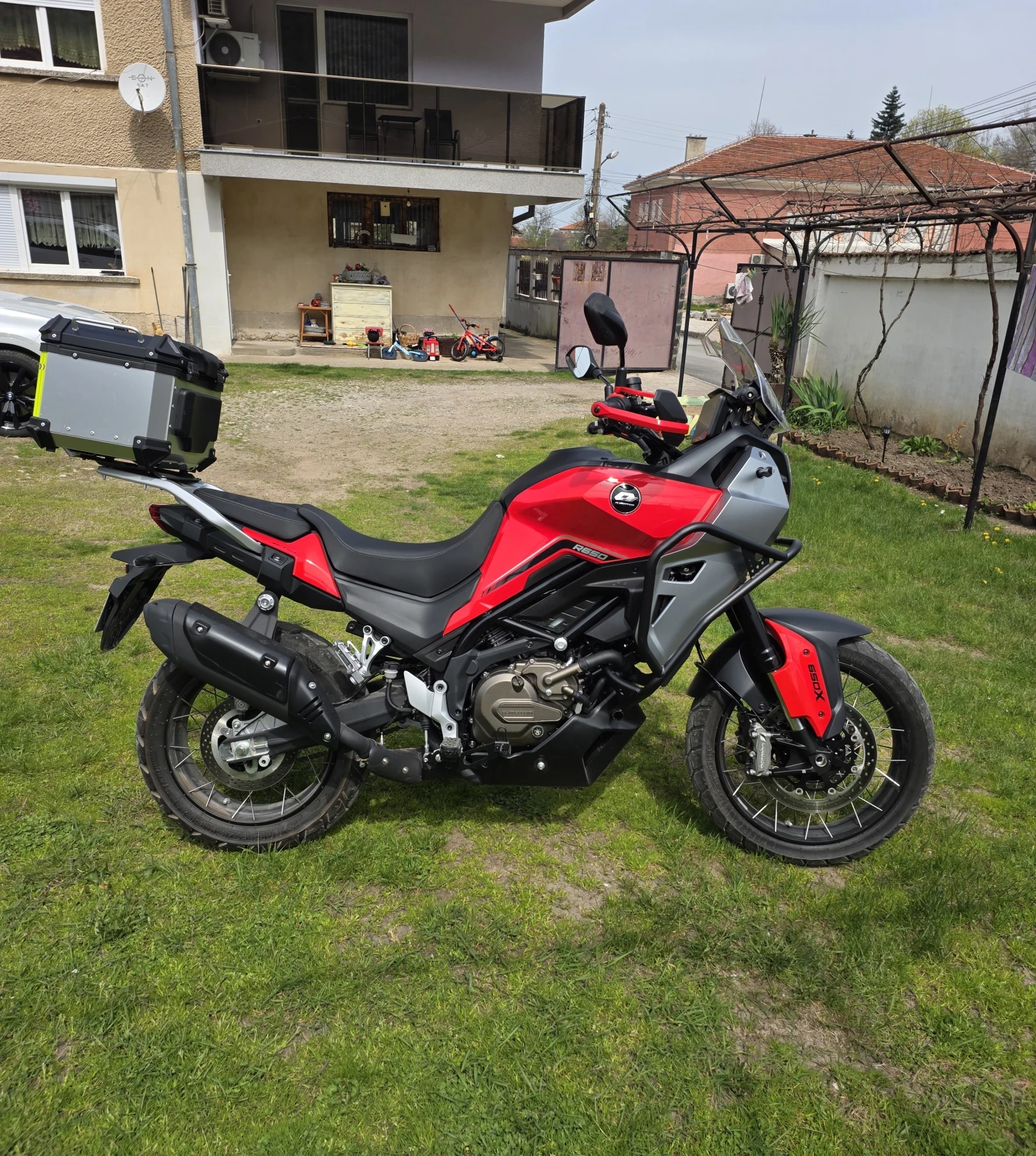 QJMotor SVT 650X