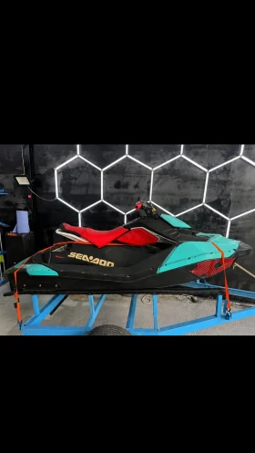����� �� �������� �� ���� Bombardier Sea Doo Spark Trixx