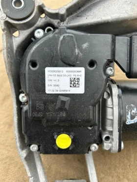 W000025312 ляво моторче с механизъм предни чистачки FORD B MAX, снимка 2 - Части - 53030270