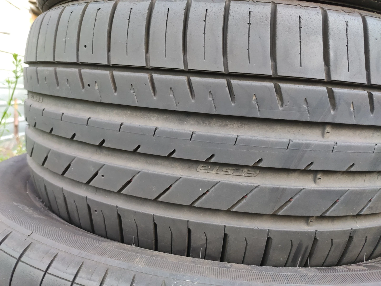 Гуми Летни 235/40R17, снимка 6 - Гуми и джанти - 55477450