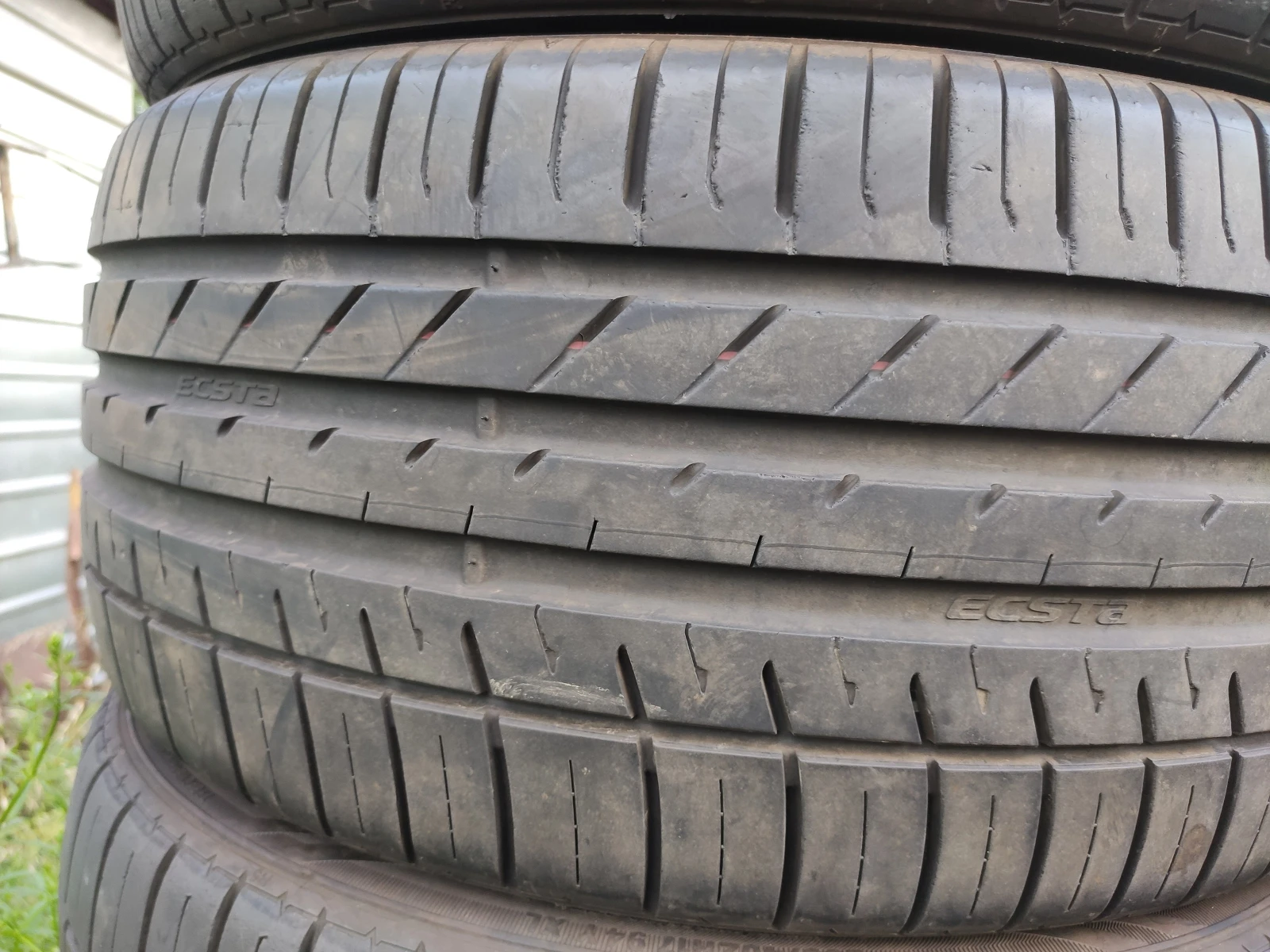 Гуми Летни 235/40R17, снимка 5 - Гуми и джанти - 55477450