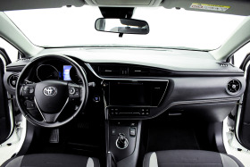 Toyota Auris 1.8i Hybrid 48000Km., снимка 15 - Автомобили и джипове - 44412718