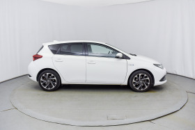 Toyota Auris 1.8i Hybrid 48000Km., снимка 6 - Автомобили и джипове - 44412718