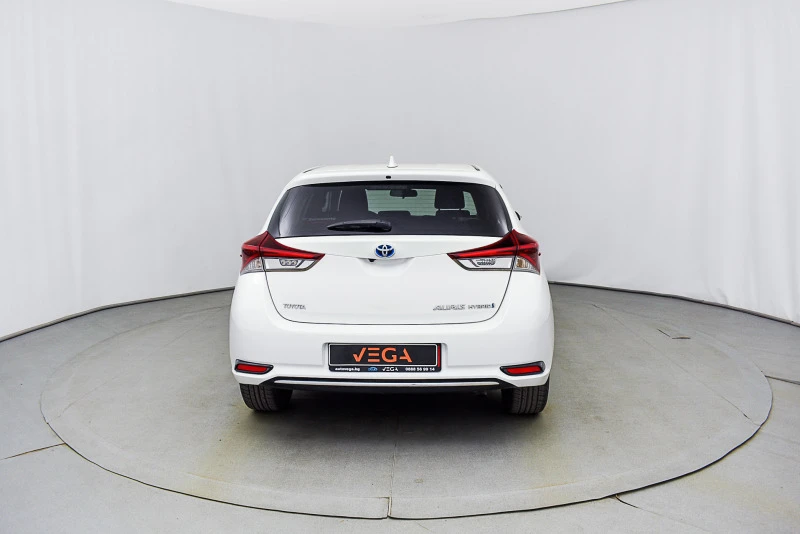 Toyota Auris 1.8i Hybrid 48000Km., снимка 4 - Автомобили и джипове - 45782209