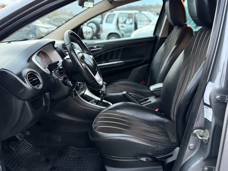 Lancia Delta * ИТАЛИЯ* LED* 1.6-120* MULTIJET* КОЖА* EURO 5* , снимка 14 - Автомобили и джипове - 47792088