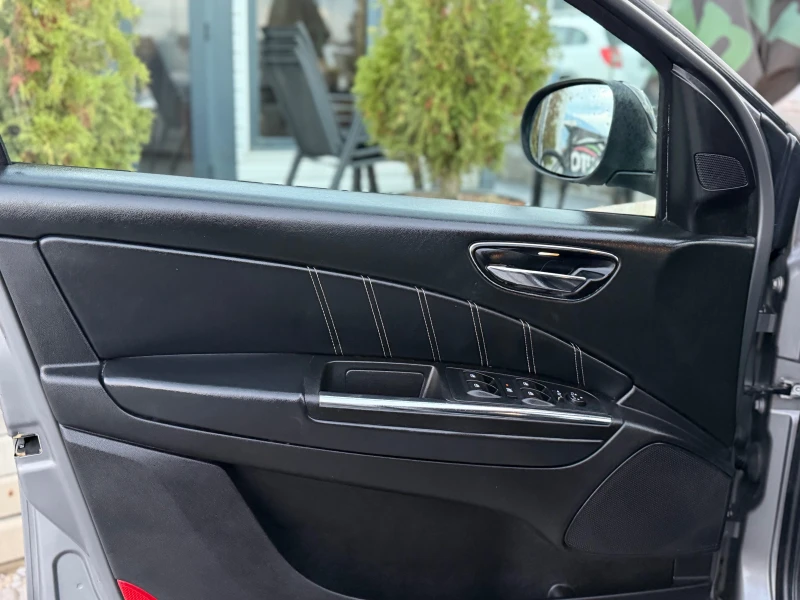 Lancia Delta * ИТАЛИЯ* LED* 1.6-120* MULTIJET* КОЖА* EURO 5* , снимка 17 - Автомобили и джипове - 47792088