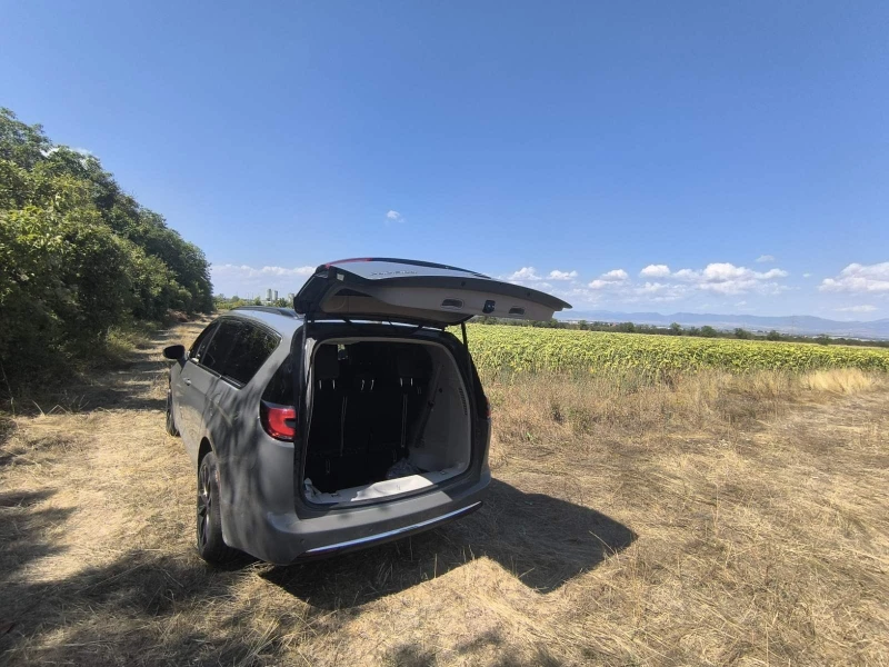 Chrysler Pacifica, снимка 7 - Автомобили и джипове - 52260737