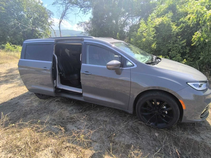 Chrysler Pacifica, снимка 4 - Автомобили и джипове - 52260737