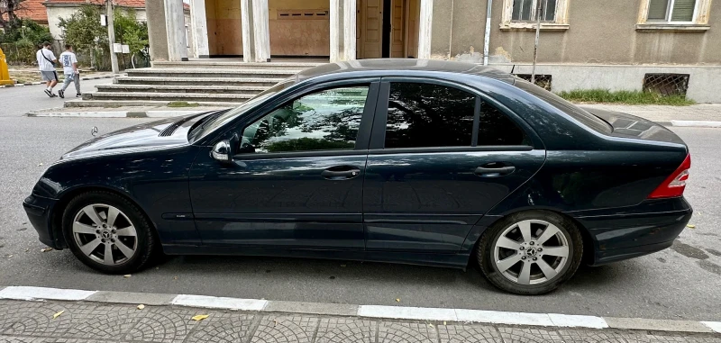 Mercedes-Benz C 180 Komoressor, снимка 2 - Автомобили и джипове - 51838568