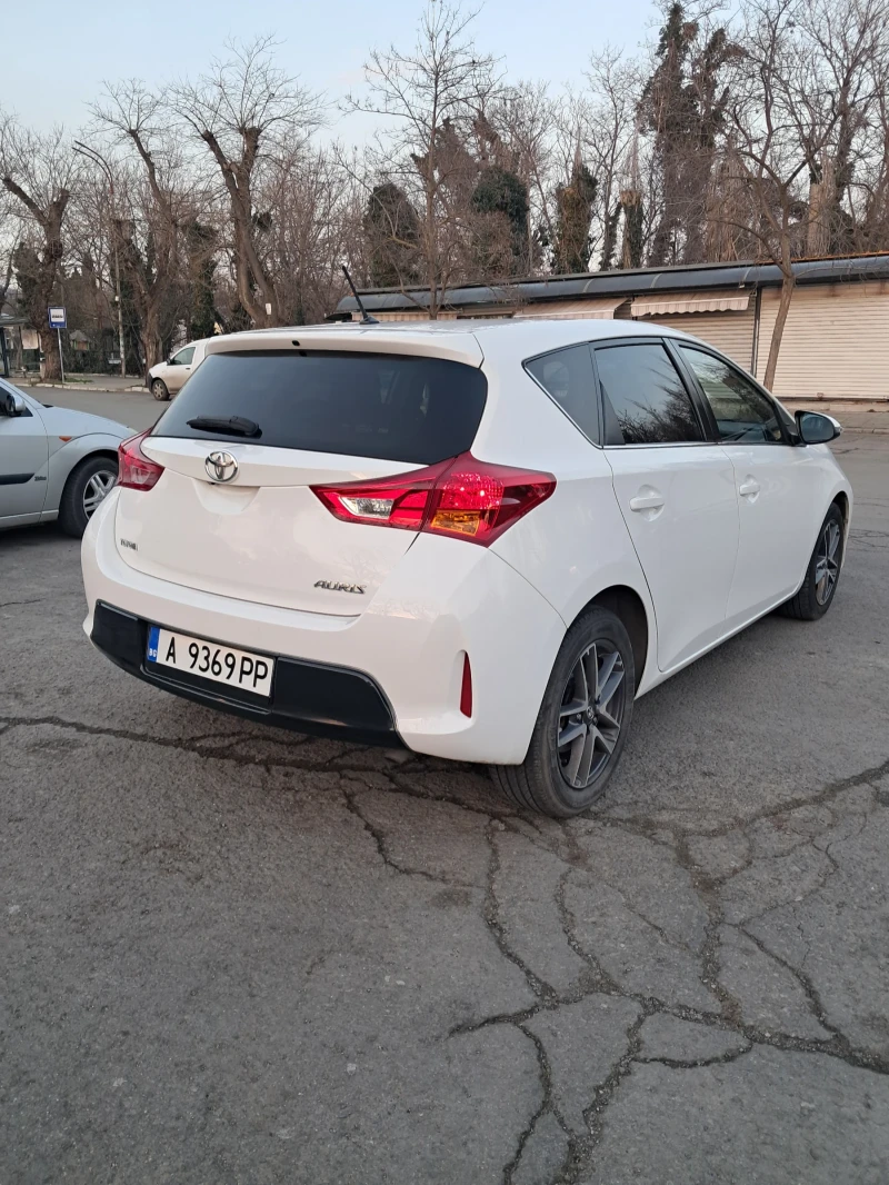 Toyota Auris 1.4 D4D, снимка 4 - Автомобили и джипове - 53153717
