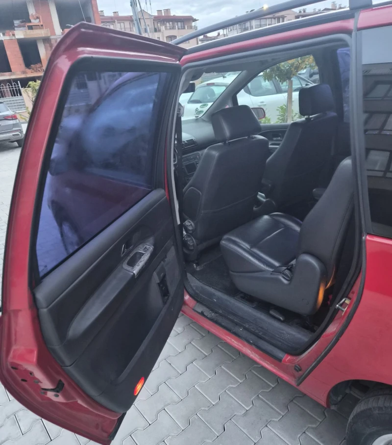 VW Sharan 1.9TDI, снимка 8 - Автомобили и джипове - 53301386