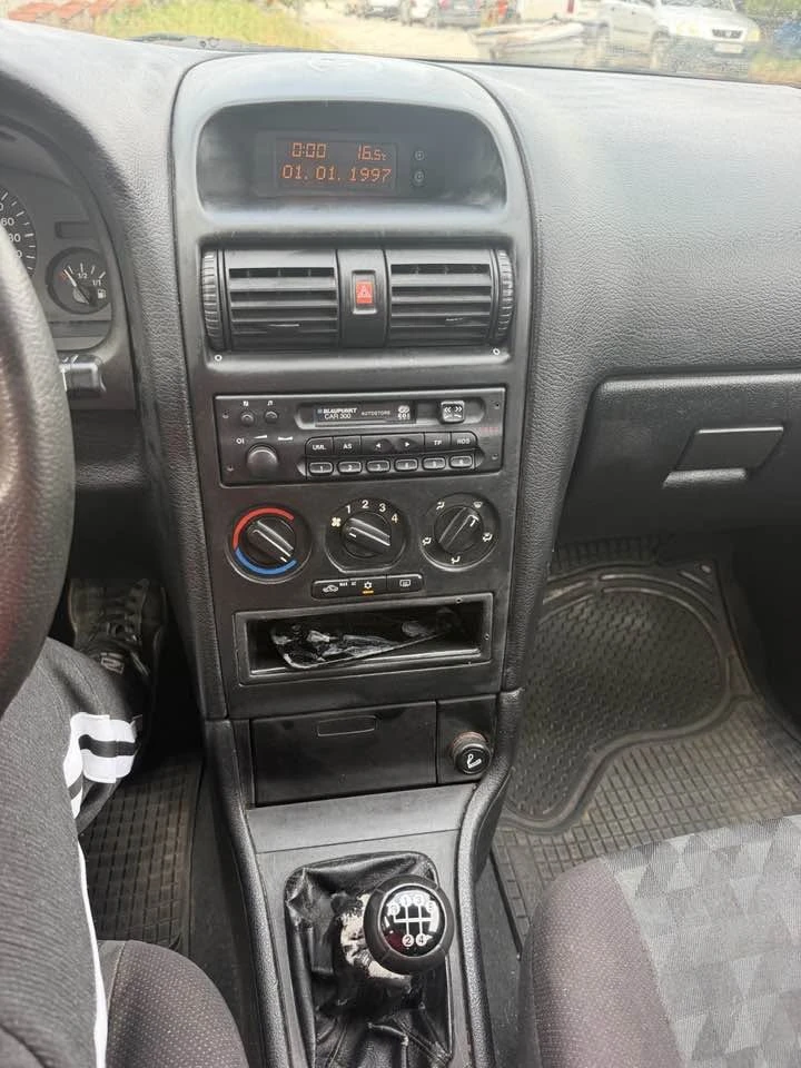 Opel Astra 1.6 klima, снимка 9 - Автомобили и джипове - 54922932