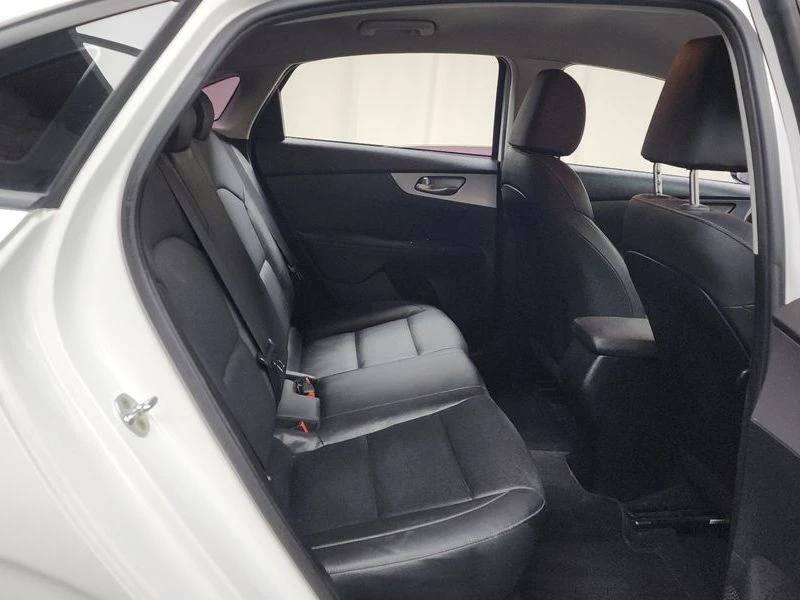 Kia K3 1.6 Automatic, снимка 16 - Автомобили и джипове - 55585796