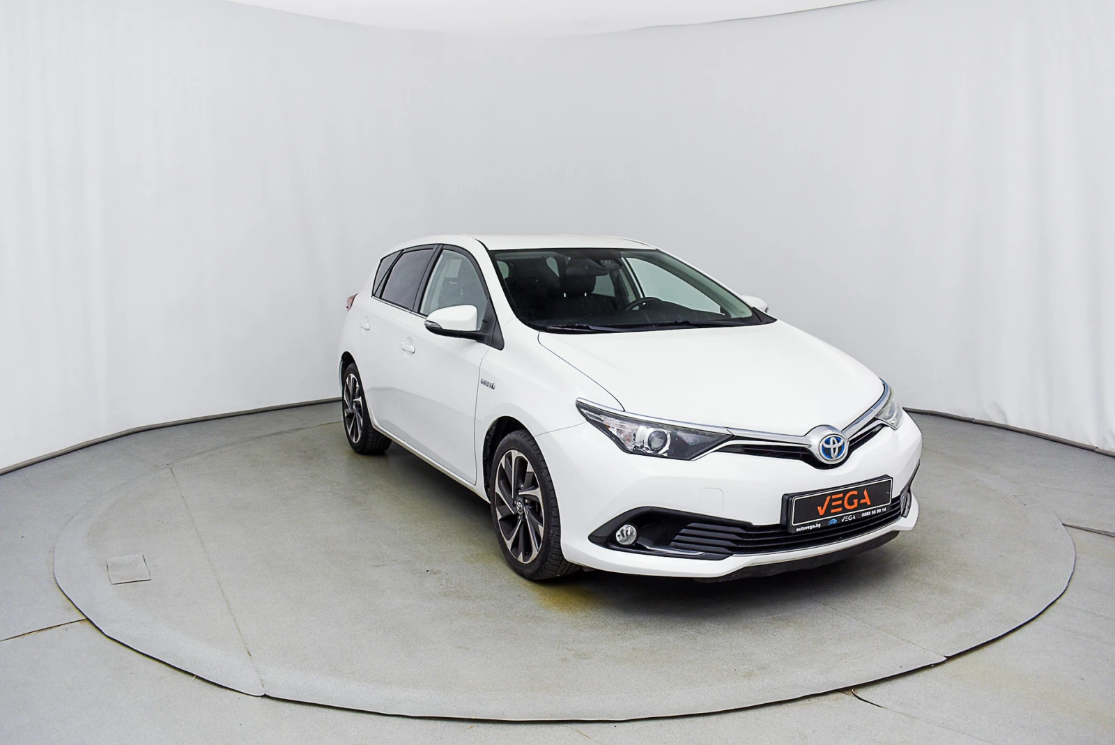 Toyota Auris 1.8i Hybrid 48000Km. - изображение 7